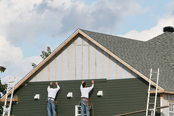 Professional Siding technician working in New Hope, MN